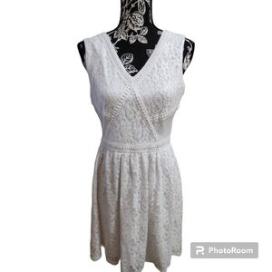 Mi Ami White sleeveless Lacey Dress